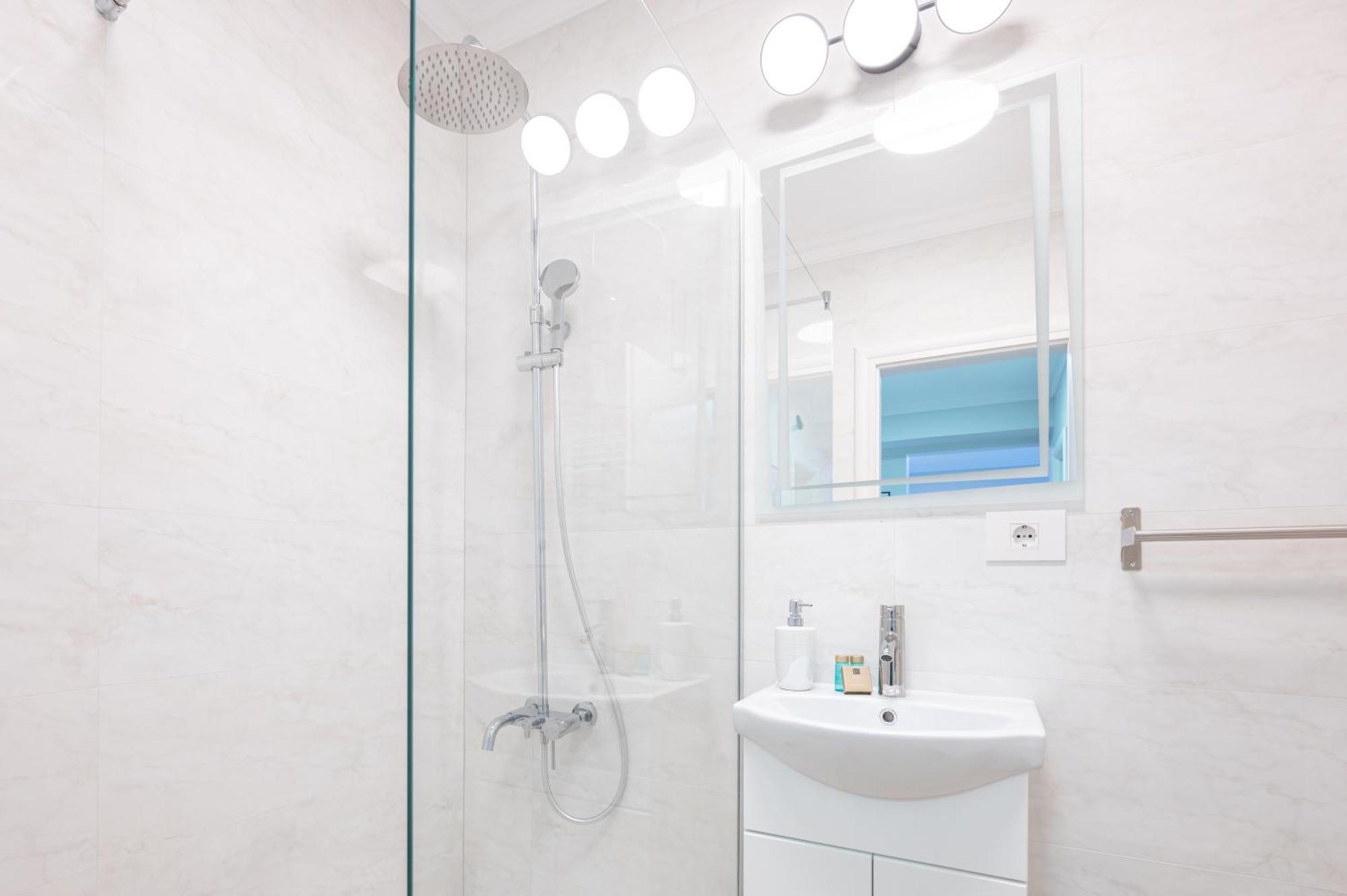 Ferienwohnung Lilla Flats Oradea Zimmer foto